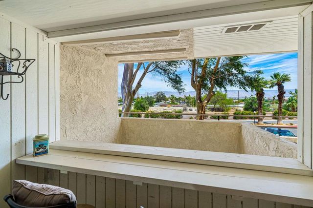 675 N Los Felices Circle W 204, Palm Springs, CA 92262