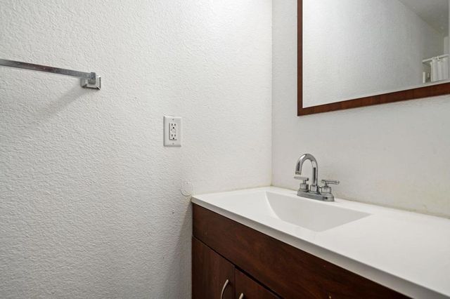675 N Los Felices Circle W 204, Palm Springs, CA 92262