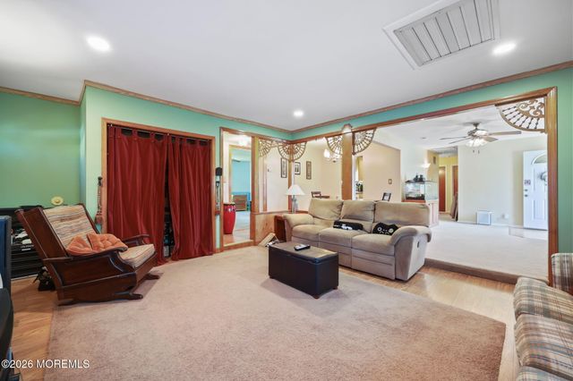 4 Spruce Road, Howell, NJ 07731