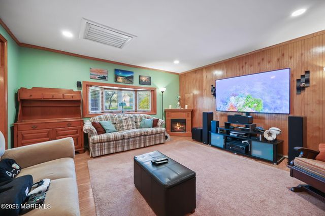 4 Spruce Road, Howell, NJ 07731