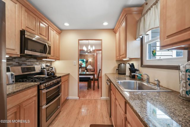 4 Spruce Road, Howell, NJ 07731