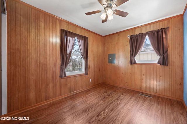 4 Spruce Road, Howell, NJ 07731