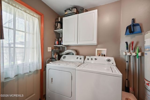 4 Spruce Road, Howell, NJ 07731