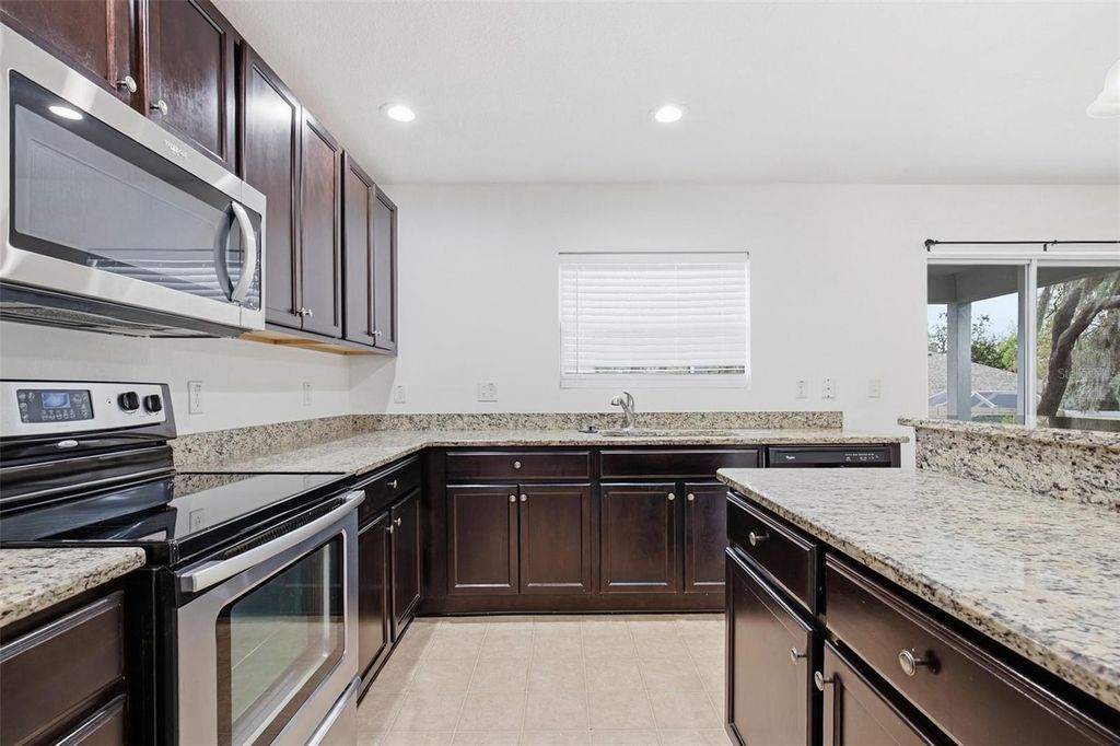 Image 14 of property listing at 10920 POND PINE DRIVE, Riverview, FL 33569