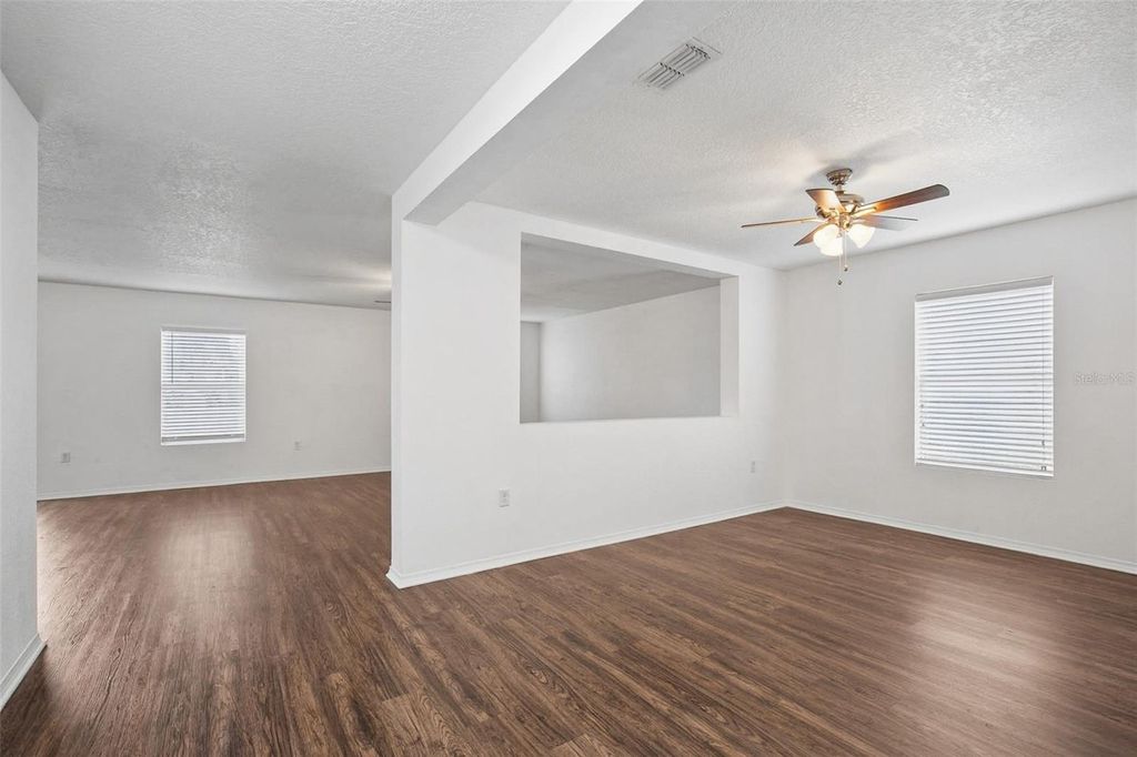 Image 7 of property listing at 10920 POND PINE DRIVE, Riverview, FL 33569