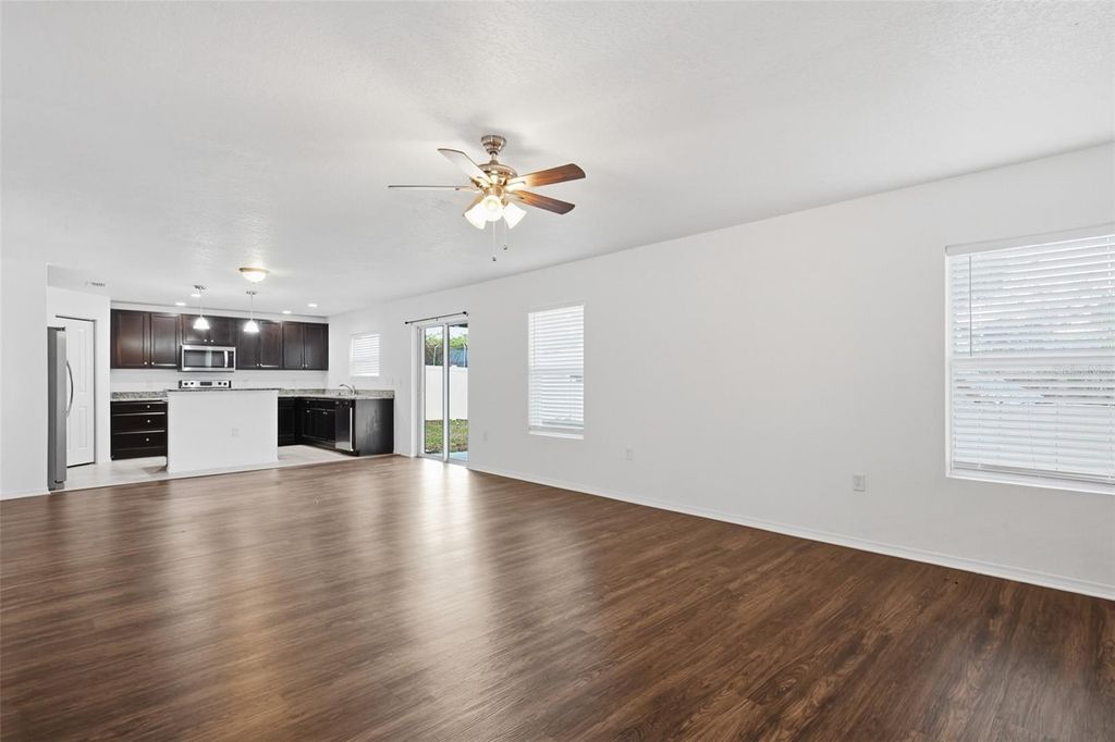 Image 9 of property listing at 10920 POND PINE DRIVE, Riverview, FL 33569