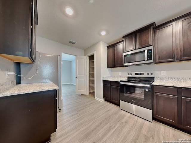 2918 Gastonian, Converse, TX 78109