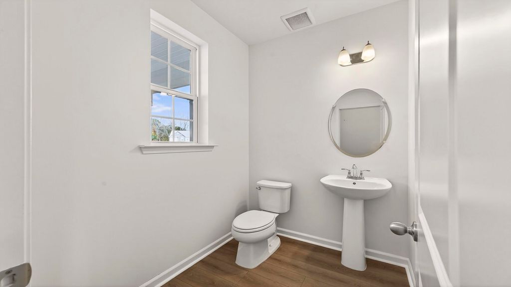 Image 7 of property listing at 443 Cadbury Loop, Summerville, SC 29486