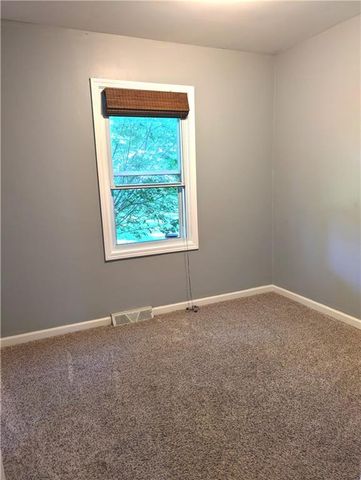 6712 W 72nd Street, Overland Park, KS 66204