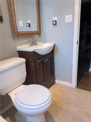 6712 W 72nd Street, Overland Park, KS 66204