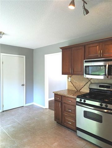 6712 W 72nd Street, Overland Park, KS 66204