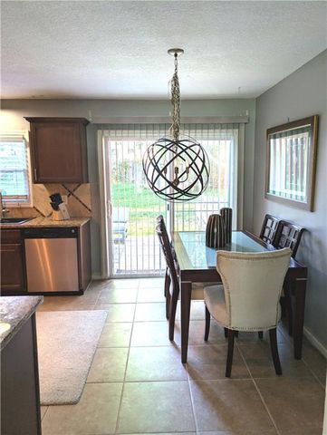 6712 W 72nd Street, Overland Park, KS 66204