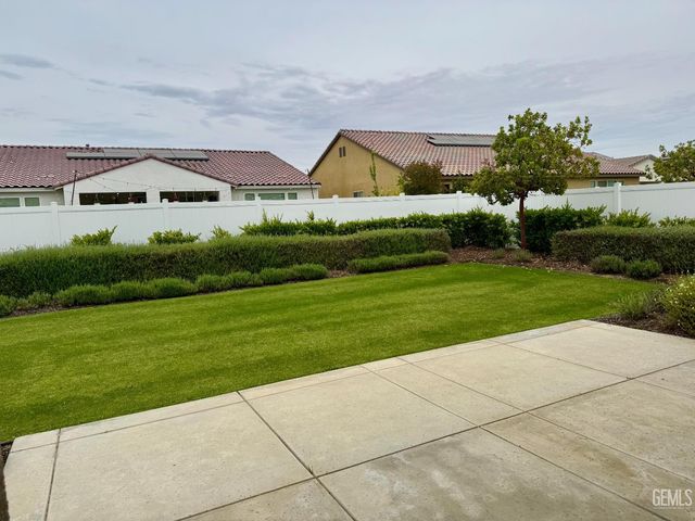 14706 Upper Parkshire Street, Bakersfield, CA 93311