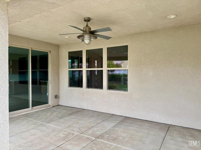 14706 Upper Parkshire Street, Bakersfield, CA 93311