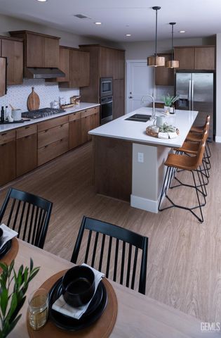 14706 Upper Parkshire Street, Bakersfield, CA 93311