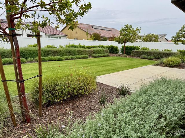 14706 Upper Parkshire Street, Bakersfield, CA 93311