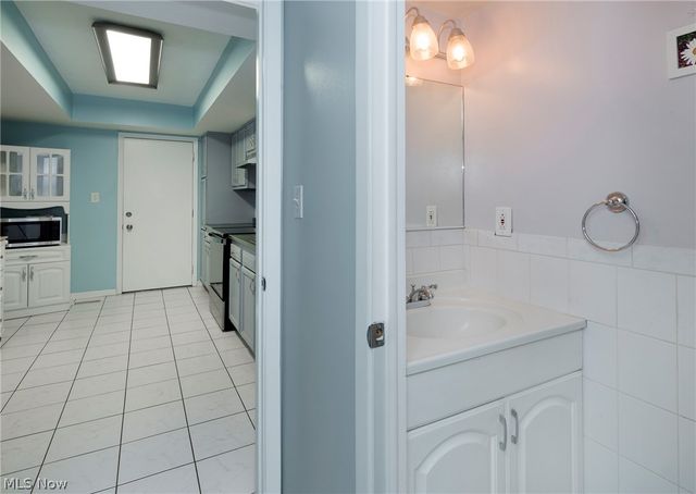 11657 Harbour Light Drive, North Royalton, OH 44133