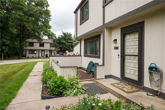 11657 Harbour Light Drive, North Royalton, OH 44133