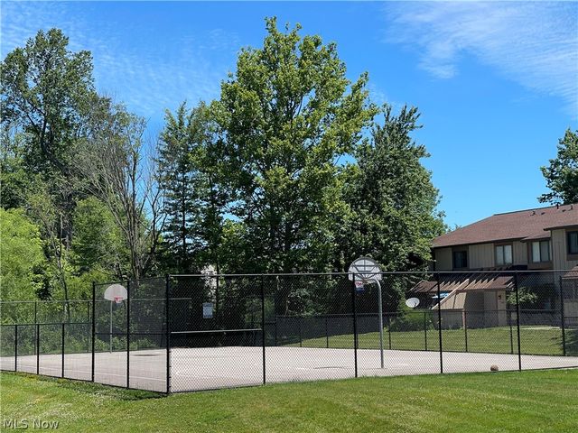 11657 Harbour Light Drive, North Royalton, OH 44133
