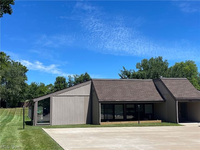 11657 Harbour Light Drive, North Royalton, OH 44133