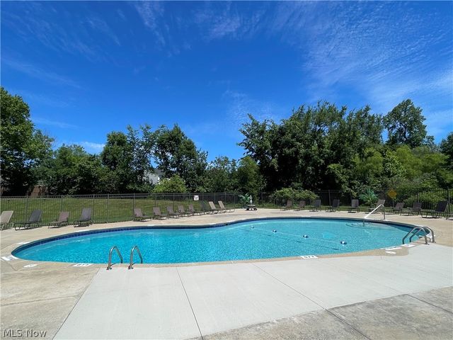 11657 Harbour Light Drive, North Royalton, OH 44133