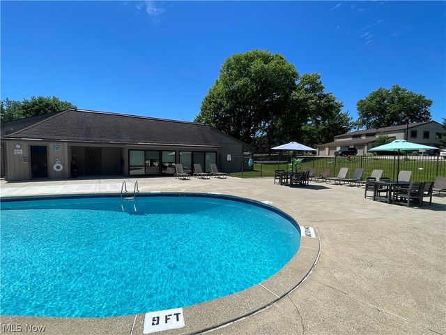 11657 Harbour Light Drive, North Royalton, OH 44133