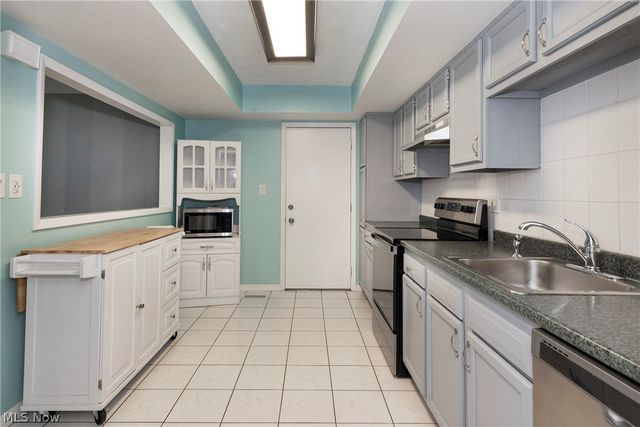 11657 Harbour Light Drive, North Royalton, OH 44133