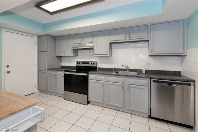 11657 Harbour Light Drive, North Royalton, OH 44133