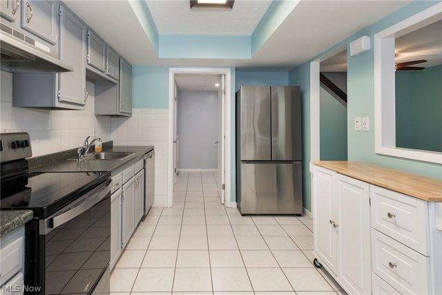11657 Harbour Light Drive, North Royalton, OH 44133