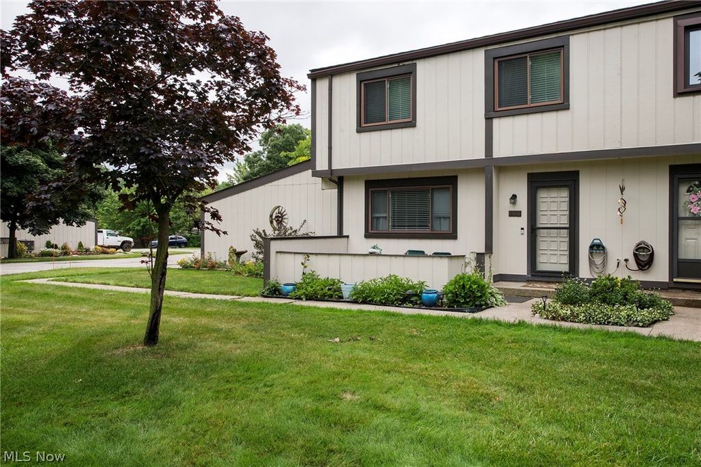 11657 Harbour Light Drive, North Royalton, OH 44133
