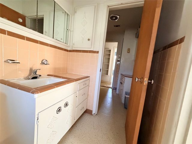 1611 N Alexander Street, Sherman, TX 75092