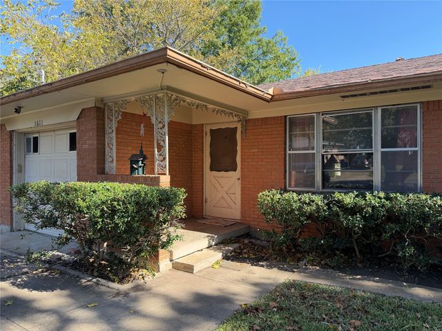 1611 N Alexander Street, Sherman, TX 75092