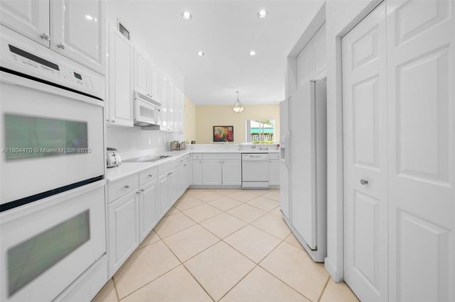11351 NW 64th Ter, Doral, FL 33178