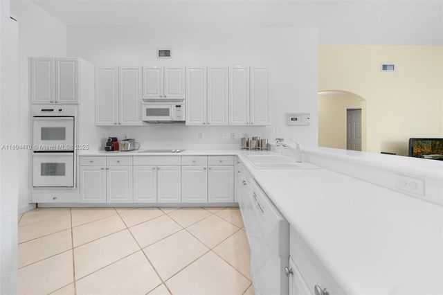 11351 NW 64th Ter, Doral, FL 33178