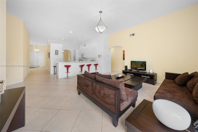 11351 NW 64th Ter, Doral, FL 33178