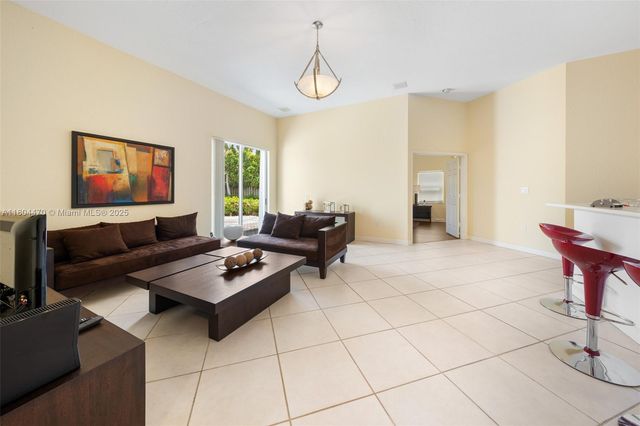 11351 NW 64th Ter, Doral, FL 33178