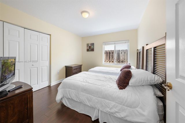 11351 NW 64th Ter, Doral, FL 33178