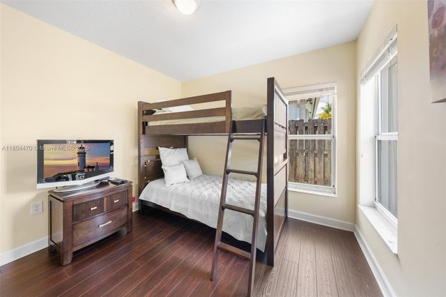 11351 NW 64th Ter, Doral, FL 33178