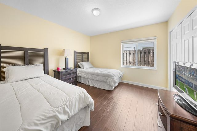 11351 NW 64th Ter, Doral, FL 33178