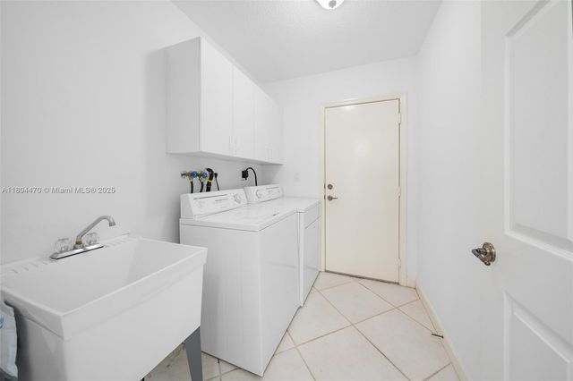 11351 NW 64th Ter, Doral, FL 33178