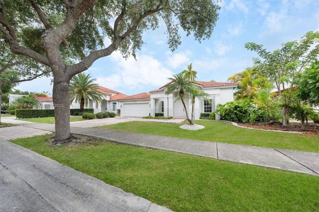 11351 NW 64th Ter, Doral, FL 33178