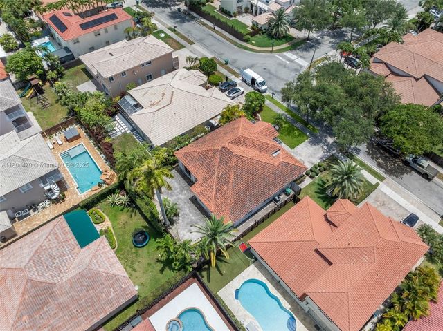 11351 NW 64th Ter, Doral, FL 33178