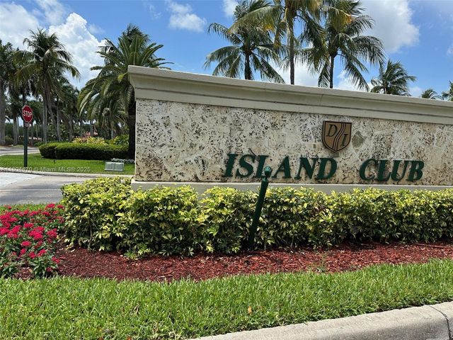 11351 NW 64th Ter, Doral, FL 33178