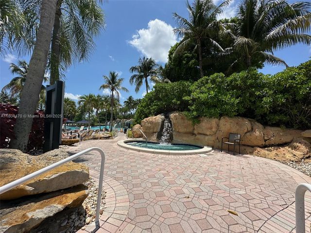 11351 NW 64th Ter, Doral, FL 33178