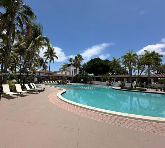 11351 NW 64th Ter, Doral, FL 33178