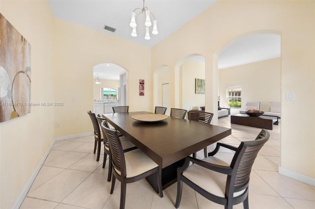 11351 NW 64th Ter, Doral, FL 33178