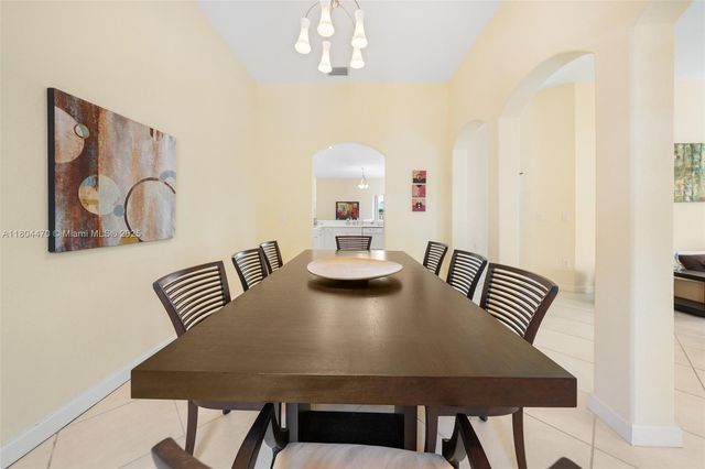 11351 NW 64th Ter, Doral, FL 33178