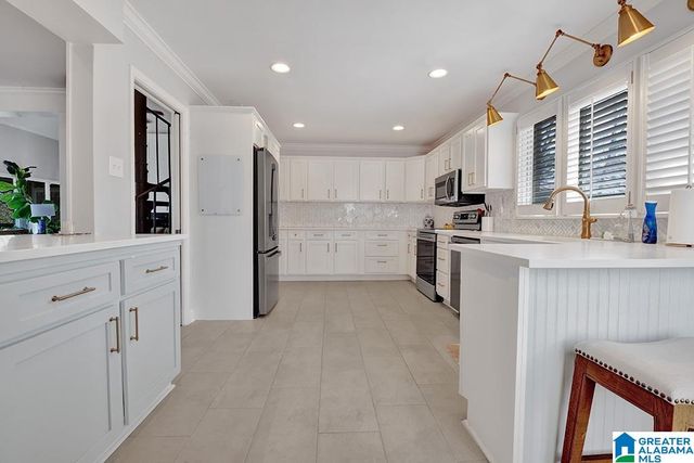 949 MOUNTAIN OAKS DRIVE, Hoover, AL 35226