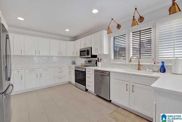 949 MOUNTAIN OAKS DRIVE, Hoover, AL 35226