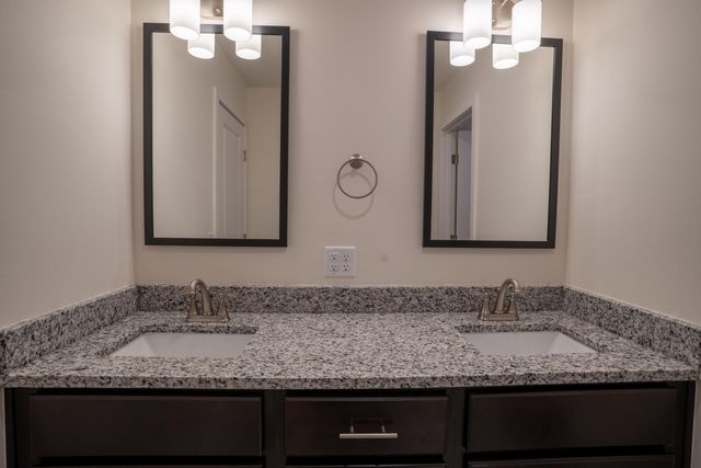 801 East Tarpon Road, Nixa, MO 65714